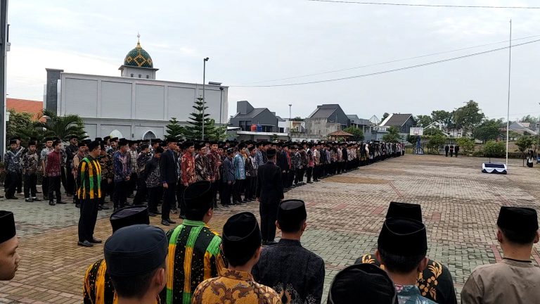 Momen Hari Pahlawan, Ponpes Al Jahra Magetan Gelar Bhakti Sosial Sunat Massal Dan Bagikan Bingkisan